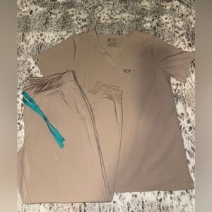 FIGS Boulder Scrub Set